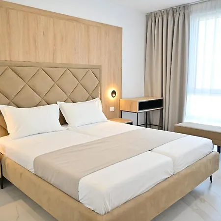 Tropicana 298 * Plazhi San Pietro