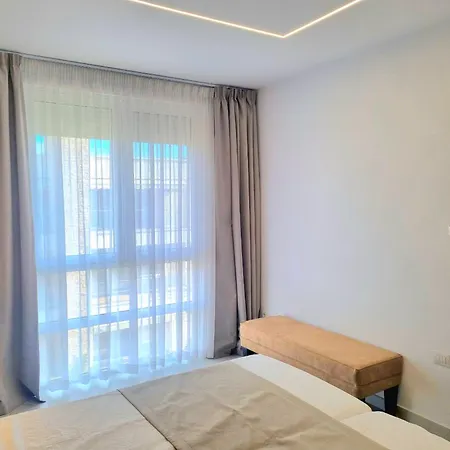 Tropicana 298 * Plazhi San Pietro
